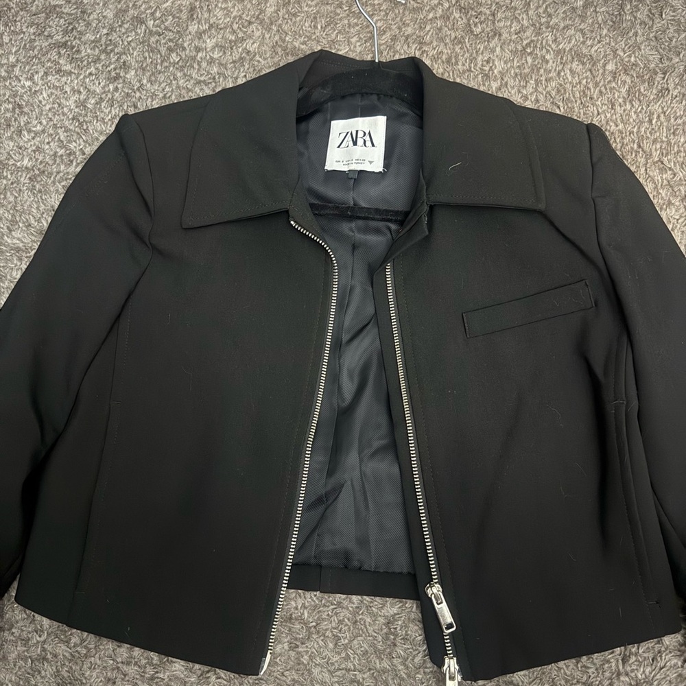 Zara Black Zippered Jacket